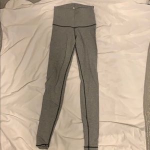 Lululemon size 4 Wunder Under leggings
